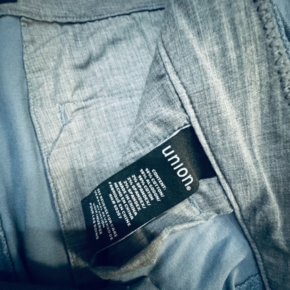 Medium grey Union brand 98% cotton 2% spandex flat front shorts - Picture 4 of 7